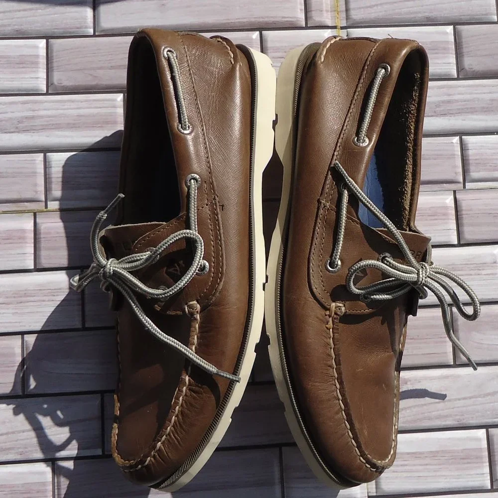 Sperry size 10